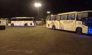 حافلات نقل متوقفة في كراج الرقة (شركة الرياض للنقل/ فيس بوك)