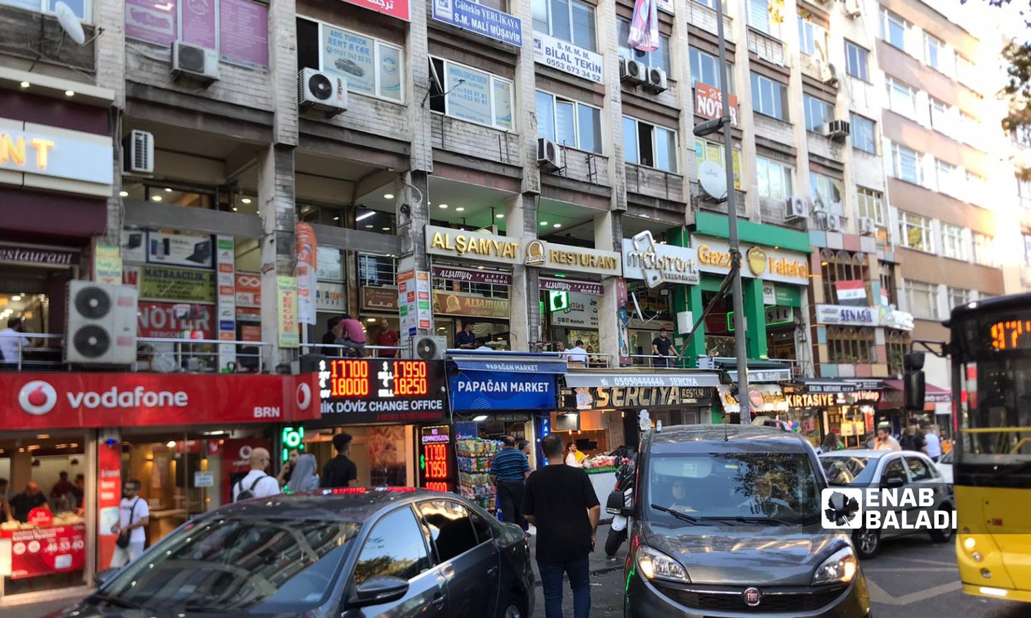 مطاعم سورية قرب محطة "يوسف باشا" في مدينة اسطنبول القسم الأوروبي- 29 تموز 2022 (عنب بلدي)