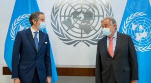 الأمين العام للأمم المتحدة أنطونيو غوتيريش يلتقي بالمدير العام للوكالة الدولية للطاقة الذرية - 1 آب 2022 (Un)