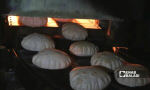 خبز في أحد أفران الخبز في بلدة كللي- 26 من أيار 2022 (عنب بلدي/إياد عبد الجواد)