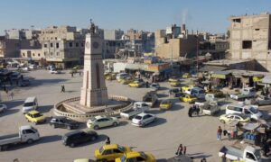منظر جوي لساحة برج الساعة وسط مدينة الرقة شمال شرقي سوريا- 6 من كانون الأول 2022 (AFP)
