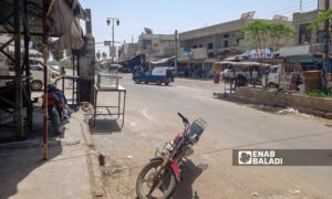 محال في بلدة المزيريب- 11 من نيسان 2022 (عنب بلدي-حليم محمد)