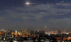 قصف إسرائيلي استهدف مواقعًا في العاصمة السورية دمشق (AP)
