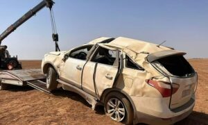 سيارة تعرضت لحادث سير في القامشلي في أيلول 2022 (نورث برس)
