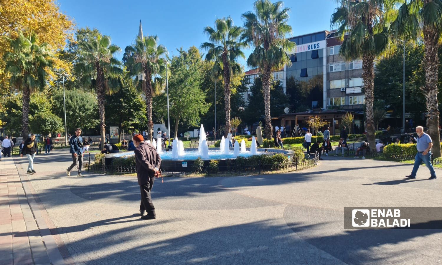حديقة بمنطقة أكسراي في مدينة اسطنبول التركية- 25 من أيلول 2022 (عنب بلدي)