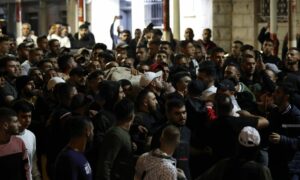 نقل جثمان الفلسطيني وديع الحوح إلى مستشفى 