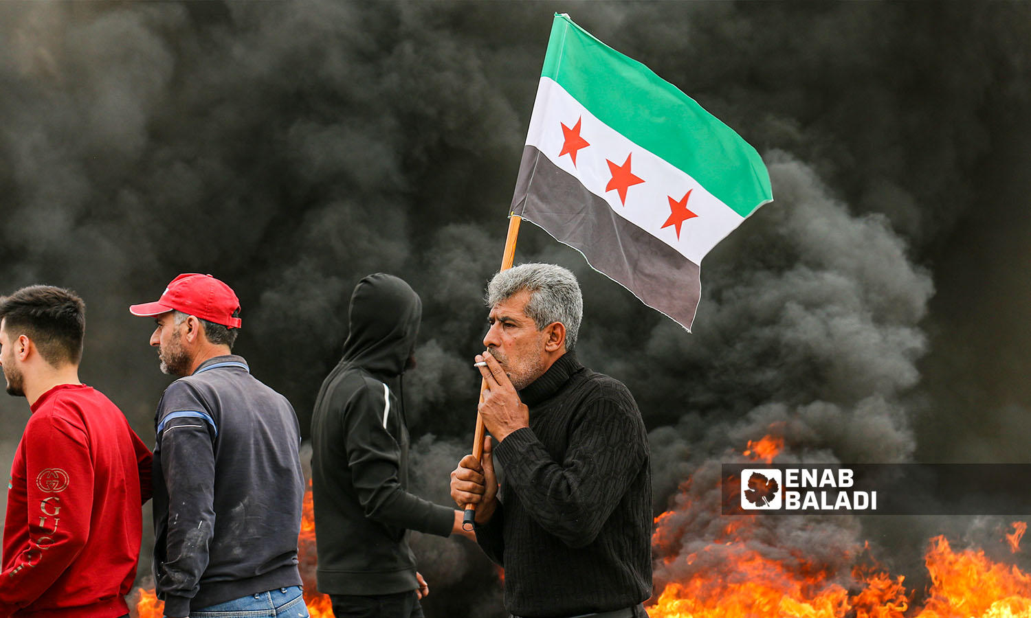 اعتصامات في مدينة اعزاز تنديدًا بمحاولة دخول "هيئة تحرير الشام" إليها 16 من تشرين الأول (عنب بلدي/ ديان جنباز)