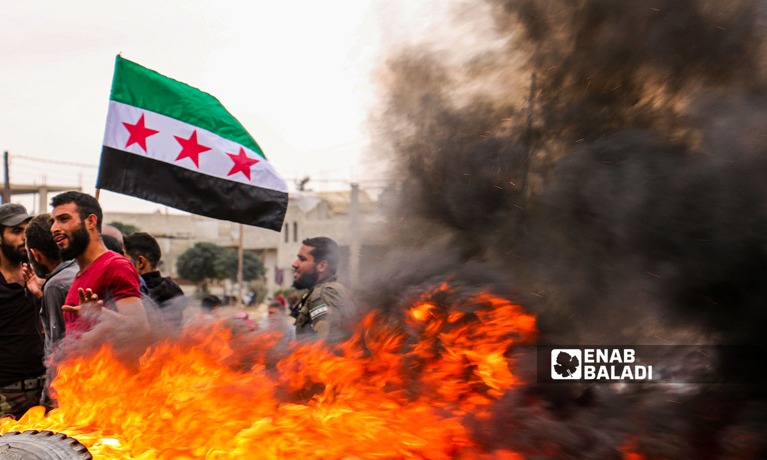 اعتصامات في مدينة اعزاز تنديدًا بمحاولة دخول "هيئة تحرير الشام" إليها 16 من تشرين الأول (عنب بلدي/ ديان جنباز)