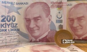 الليرة أصغر فئات العملة التركية مع 200 ليرة وهي أكبر فئة_ 31 من تشرين الأول 2022 (عنب بلدي)