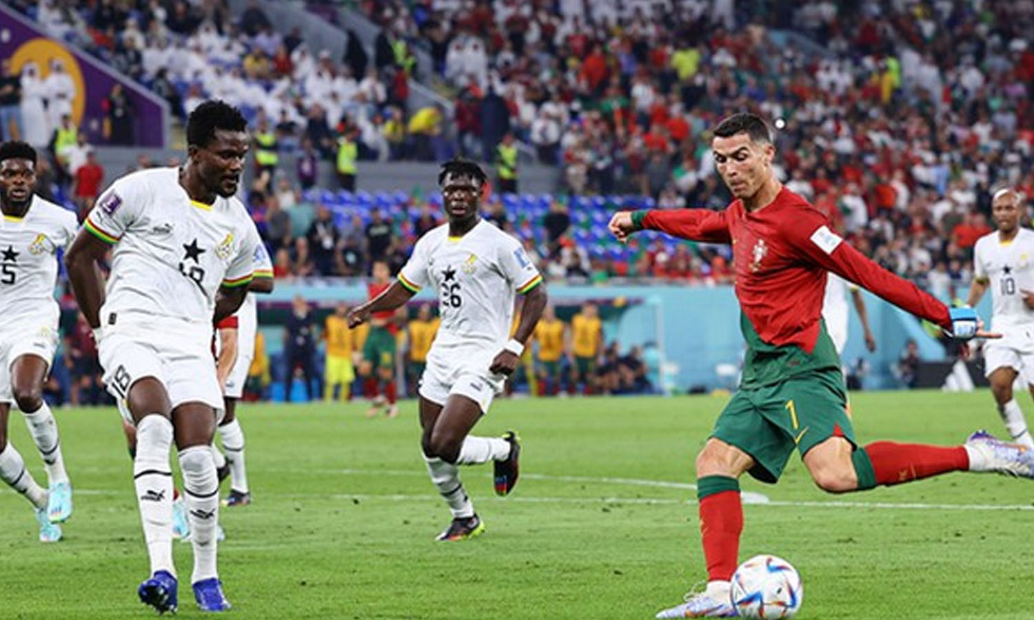  (Getty) هدف رونالدو لاعب البرتغال في مرمى غانا
