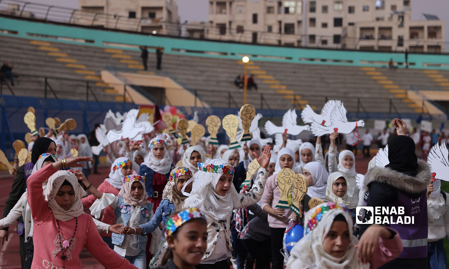 أطفاليمشون في ملعب إدلب البلدي فعالية افتتاح ضمن فعالية افتتاحه - 20 تشرين الثاني 2022 (عنب بلدي \ انس الخولي )