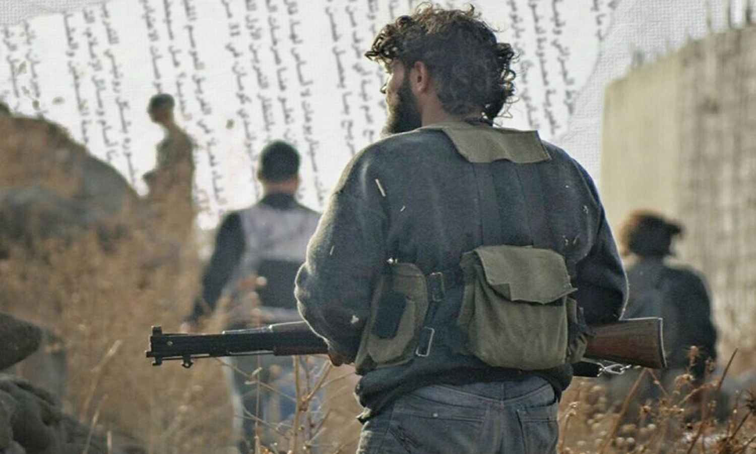 مقالت من "جيش التوحيد"على جبهات القتال في ريف حمص الشمالي عام 2018 (تعديل عنب بلدي)