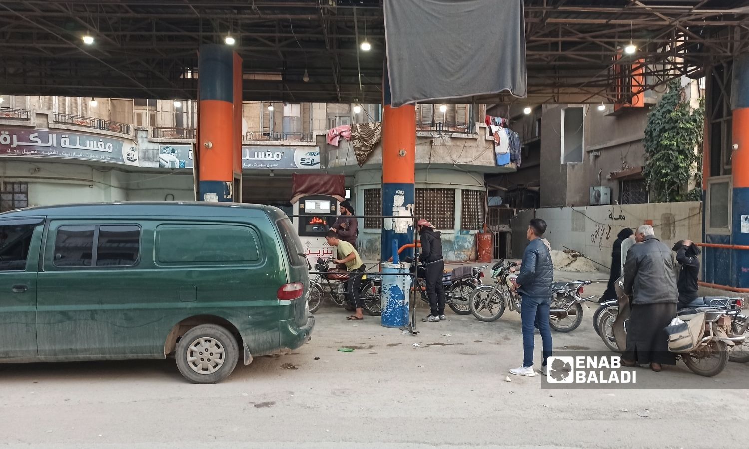 محطة لبيع المحروقات في مدينة إدلب في تشرين الثاني 2022 (عنب بلدي/ مجد هامو)