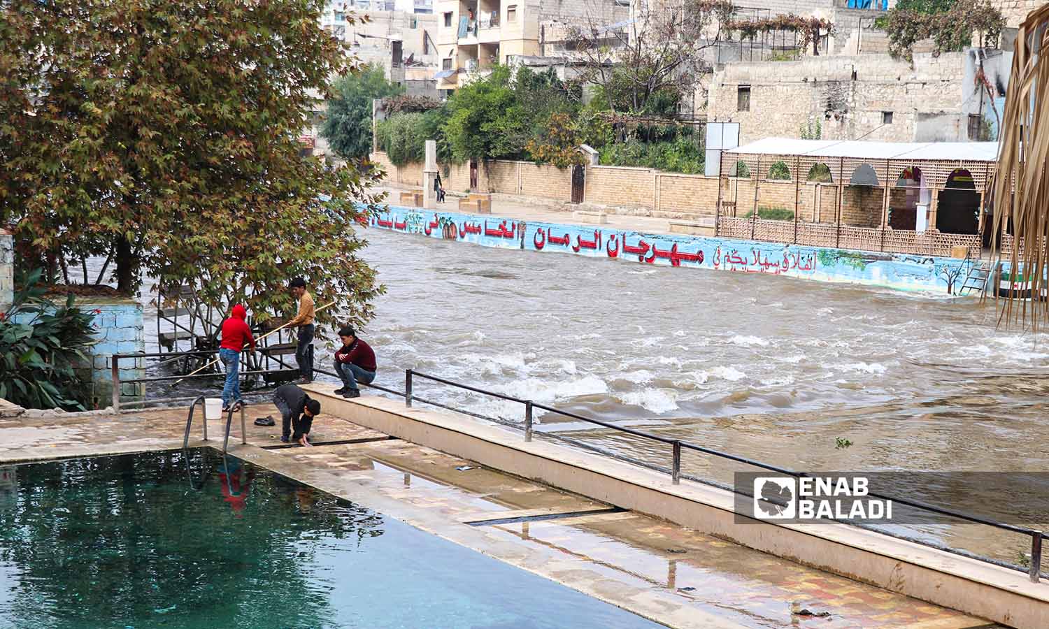ارتفاع منسوب مياه نهر العاصي بسبب هطولات الأمطار في دركوش بريف إدلب- 17 من تشرين الثاني 2022 (عنب بلدي/ محمد نعسان دبل)