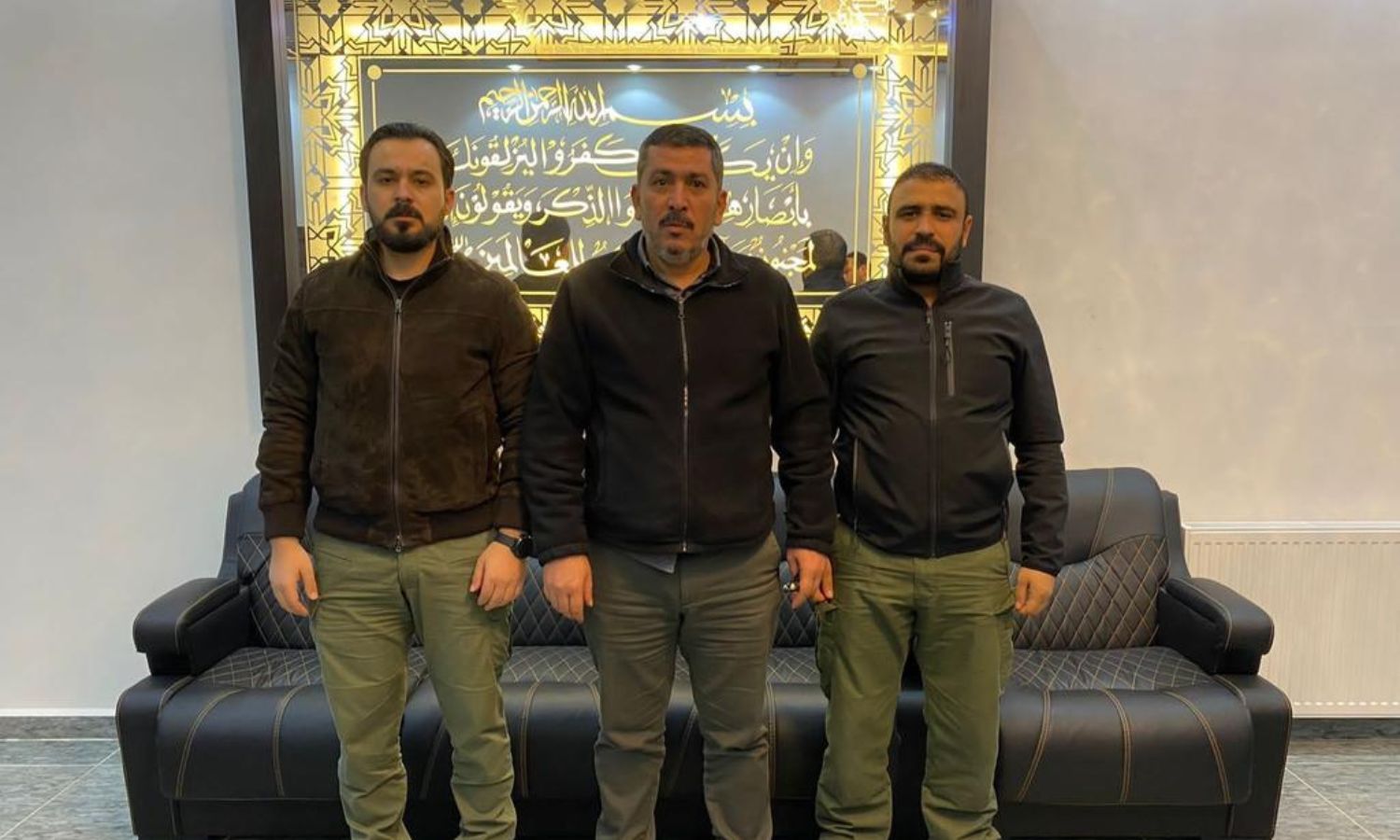 (اليمين) قائد "العمشات"، محمد الجاسم (أبو عمشة)، وقائد "فرقة الحمزة"، سيف بولاد، و قائد "الفيلق الثاني" فهيم عيسى- تشرين الثاني 2022 (متداول صفحات محلية)