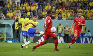 كاسيميرو يسجل هدف الفوز للبرازيل بمرمى سويسرا ضمن مبارايات الجولة الثانية لكأس العالم في قطر- 28 تشرين الثاني 2022(فيفا-تويتر)