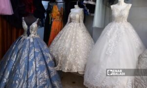محل لبيع ملابس العرائس في مدينة طفس في درعا _ 10 من تشرين الثاني 2022 (عنب بلدي/ حليم محمد)