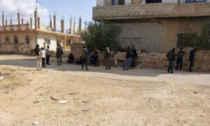 مقاتلون محليون خلال محاولة اقتحام حي طريق السد في درعا البلد- 31 تشرين الأول 2022 (درعا 24)