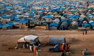 كثافة الخيم في أحد المخيمات العشوائية شمالي سوريا - أيلول 2021 (منظمة بنفسج)
