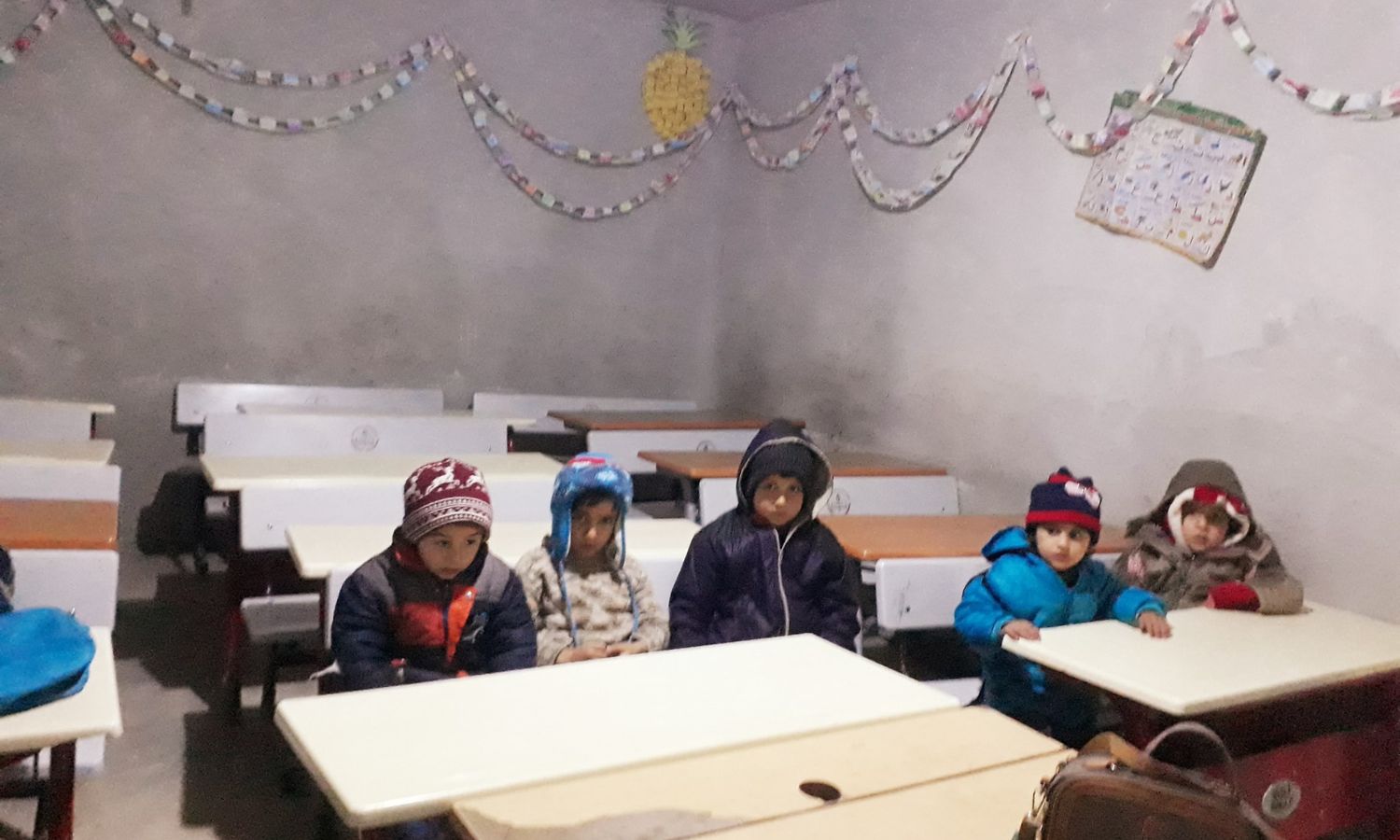 فصل في مدارس مخيمات أعزاز في ريف حلب شمالي سوريا - 26 من كانون الأول 2022 (نقابة المعلمين السوريين الأحرار بأعزاز/فيس بوك)