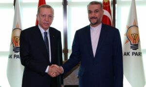 الرئيس التركي، رجب طيب أردوغان، يستقبل وزير الخارجية الإيراني، حسين أمير عبد اللهيان، في أنقرة_ 17 من كانون الثاني 2023 (TRT)
