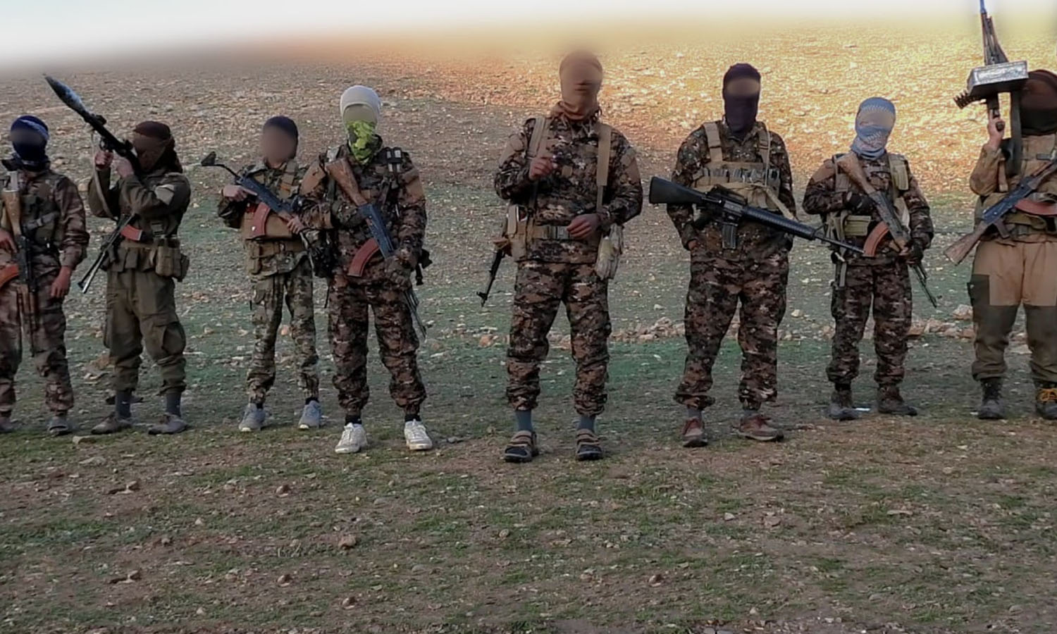 مقاتلون من تنظيم "الدولة الإسلامية" في سوريا (أعماق)