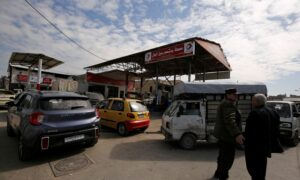 محطة لبيع المحروقات في مدينة حلب في 11 من نيسان 2019 (رويترز)