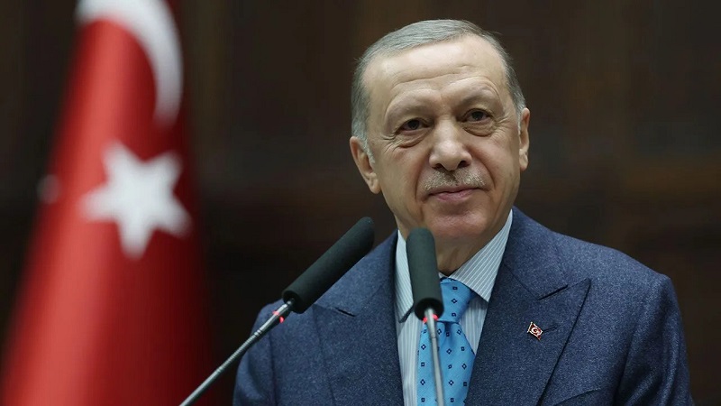 الرئيس التركي رجب طيب أردوغان يخاطب نواب حزب العدالة والتنمية خلال اجتماع البرلمان في أنقرة، تركيا، 18 كانون الثاني 2023. (المكتب الإعلامي للرئاسة التركية)
