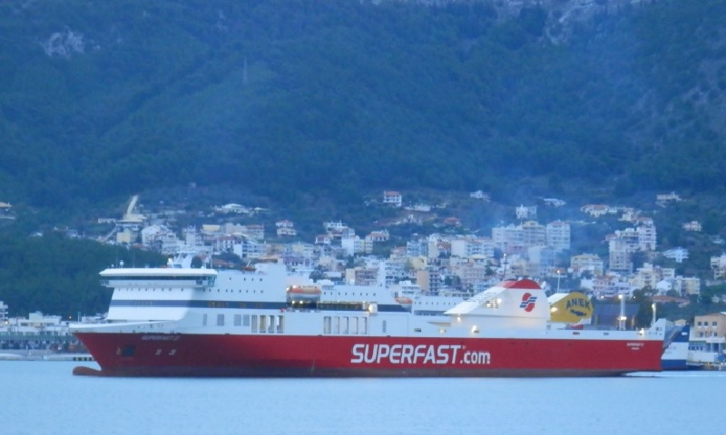 سفينة "Superfast II" التي استعملت لترحيل طالبي اللجوء، موقع (vesselfinder)