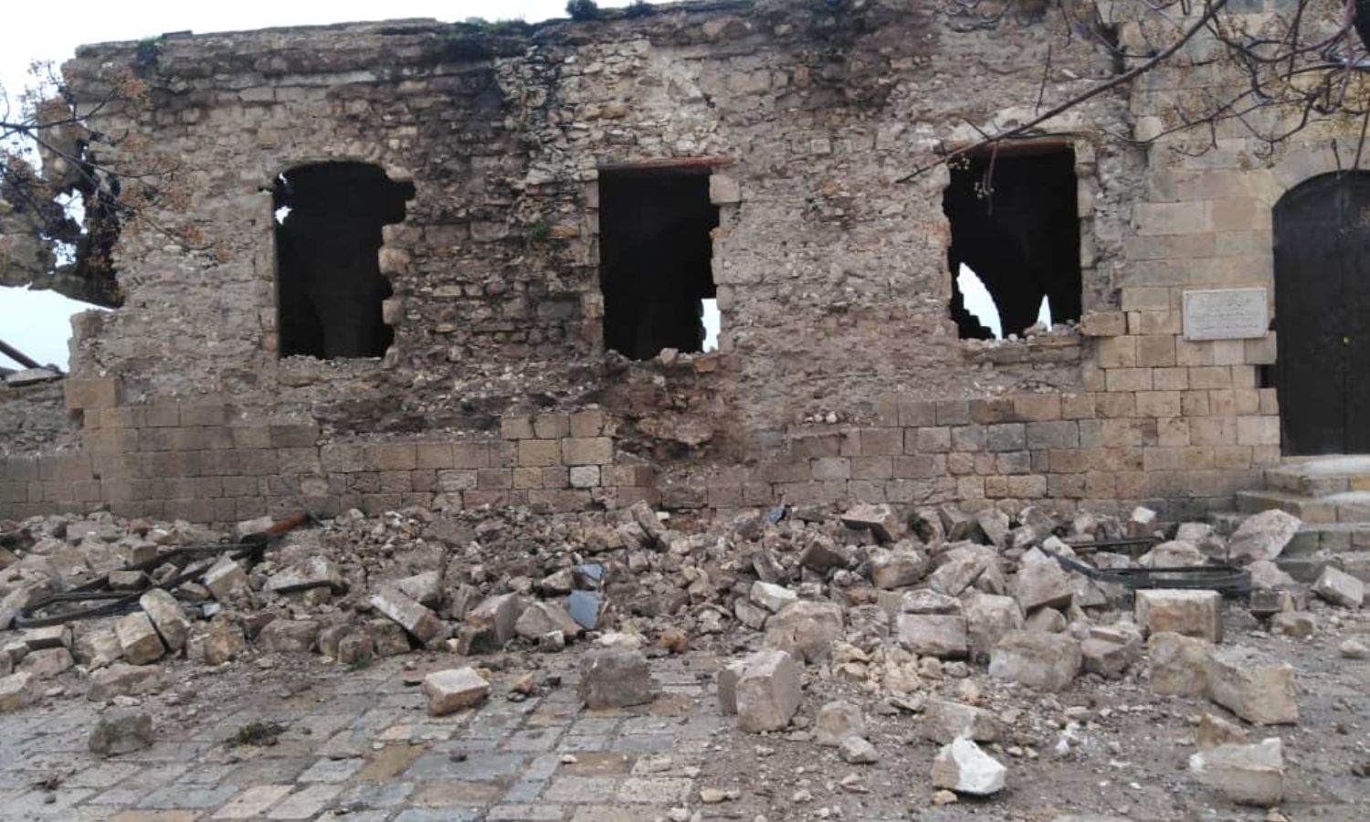 أحد المواقع الأثرية المتضررة في محافظة حلب شمال غربي سوريا جراء الزلزال- 23 شباط 2023 (المديرية العامة للآثار والمتاحف/ فيس بوك)