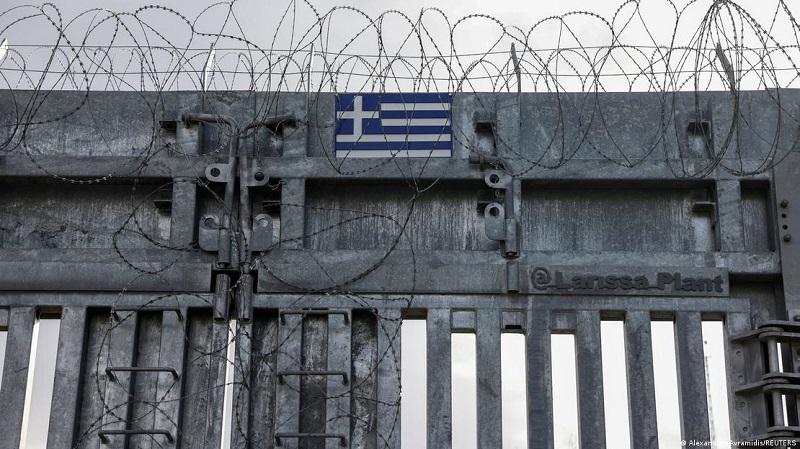 الجدار العازل على الحدود التركية اليونانية (رويترز)