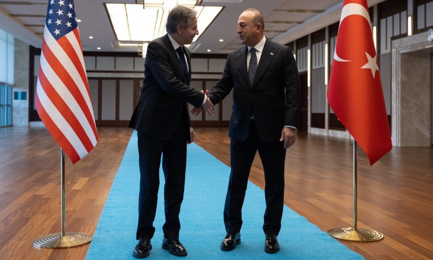 وزير الخارجية الأمريكي أنتوني بلينكن يلتقي نظيره التركي مولود جاويش أوغلو خلال زيارته إلى تركيا_ 20 شباط 2023 (بلينكن/ تويتر)