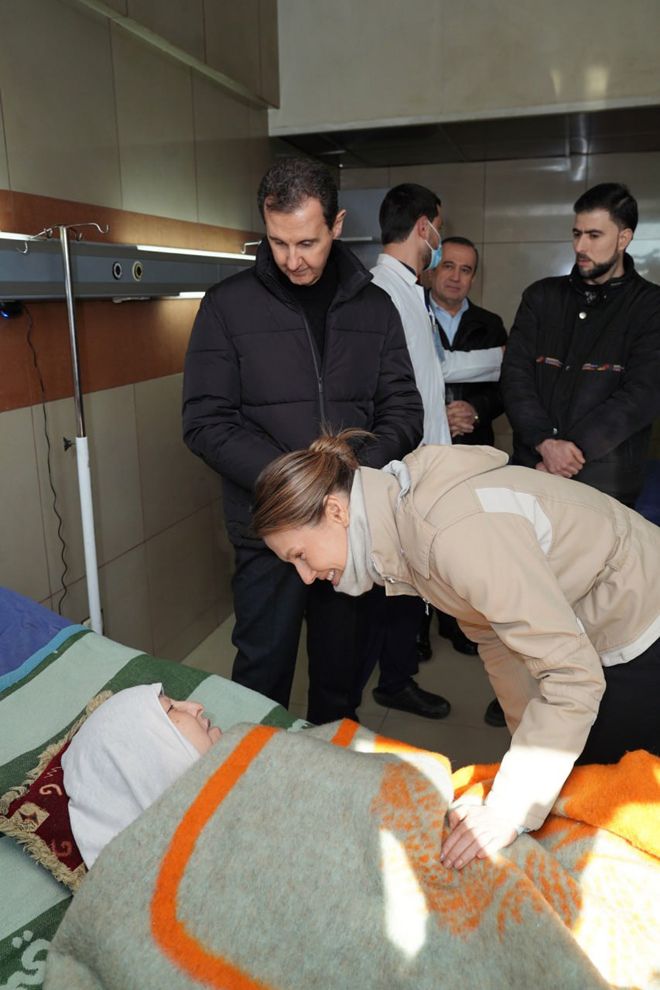 رئيس النظام السوري بشار الأسد برفقة زوجته ووزير الإدارة المحلية في مستشفى حلب الجامعي_ 10 شباط 2023 (سانا)