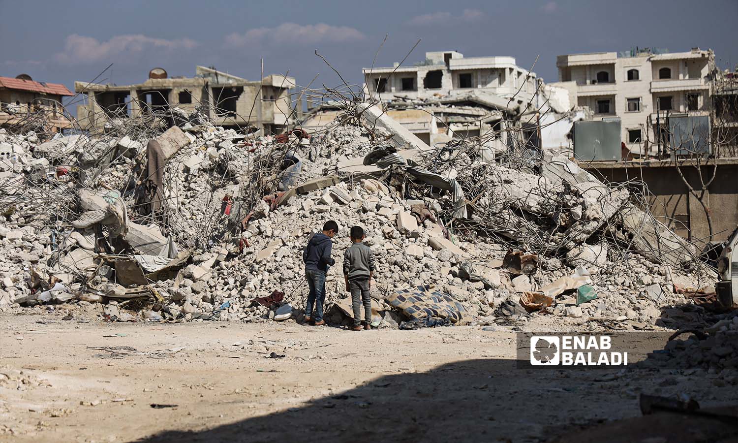 شوارع مدينة جنديرس بريف حلب بعد الزلزال الذي ضرب شمالي غربي سوريا - 24شباط 2023 (عنب بلدي/ أمير خربطلي)
