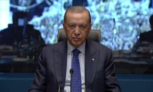 الرئيس التركي رجب طيب أردوغان خلال خطابه حول إعلان حالة الطوارئ في عشر ولايات منكوبة - 7 شباط 2023 (الأناضول)