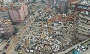 ركام وأبنية منهارة في منطقة بازارجيك" بولاية كهرمان مرعش جراء زلزال ضرب عدة ولايات جنوبي تركيا وشمالي سوريا- 10 شباط 2023 (NTV)