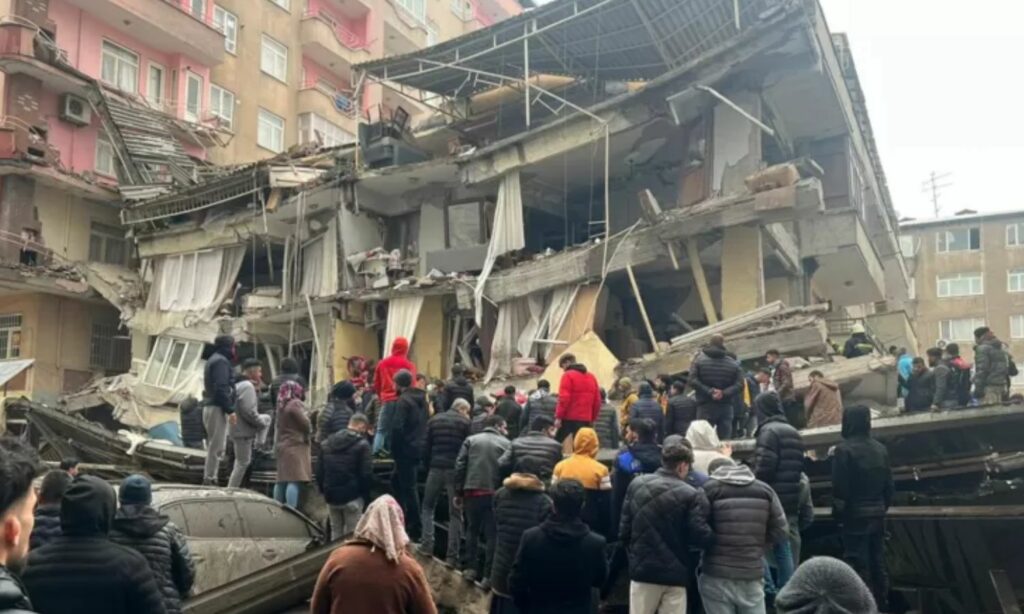 دمار كبير في البنى التحتية جراء زلزال ضرب ولاية كهرمان مرعش التركية_ 6 من شباط 2023 (bbc Türkçe)