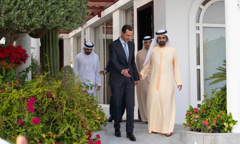 رئيس النظام السوري بشار الأسد مع حاكم دبي محمد بن راشد آل مكتوم في الإمارات- 18 من آذار 2022 (رئاسة الجمهورية)