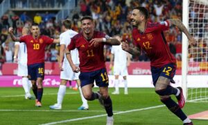 فرحة لاعبي اسبانيا بالفوز على بلجيكا 3×0 في تصفيات يورو 2024- 25 من آذار 2023 (CGTN)