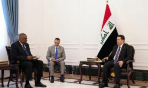رئيس الوزراء العراقي محمد شياع السوداني ووزير الدفاع الأمريكي لويد أوستن خلال زيارة الأخير لبغداد - 7 آذار 2023 (المكتب الاعلامي لرئيس الوزراء العراقي)
