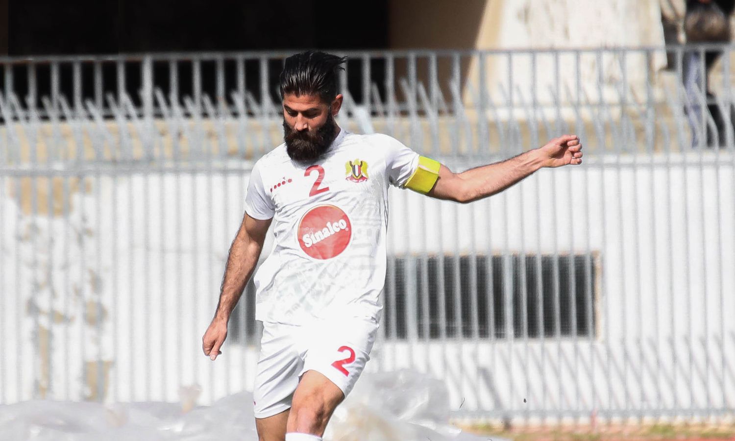لاعب نادي الجيش أحمد الصالح خلال مباراة مع نادي الوثبة-3 من شباط 2023 (نادي الجيش/ فيس بوك)