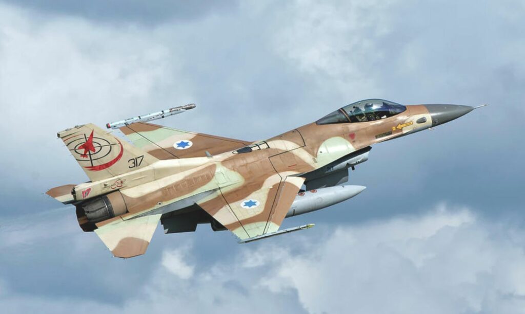 طائرة إسرائيلية من طراز "F-16" خلال تدريبات ومناورات عسكرية- 2 كانون الأول 2019 (Giovanni Colla)