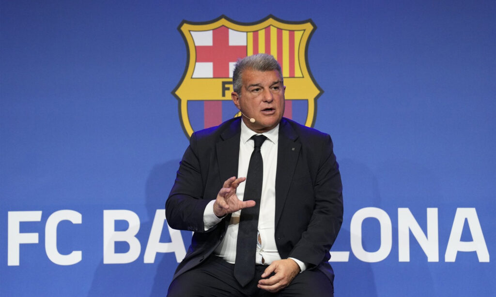 خوان لابورتا رئيس نادي برشلونة الاسباني - 6نيسان 2023 (EPA)