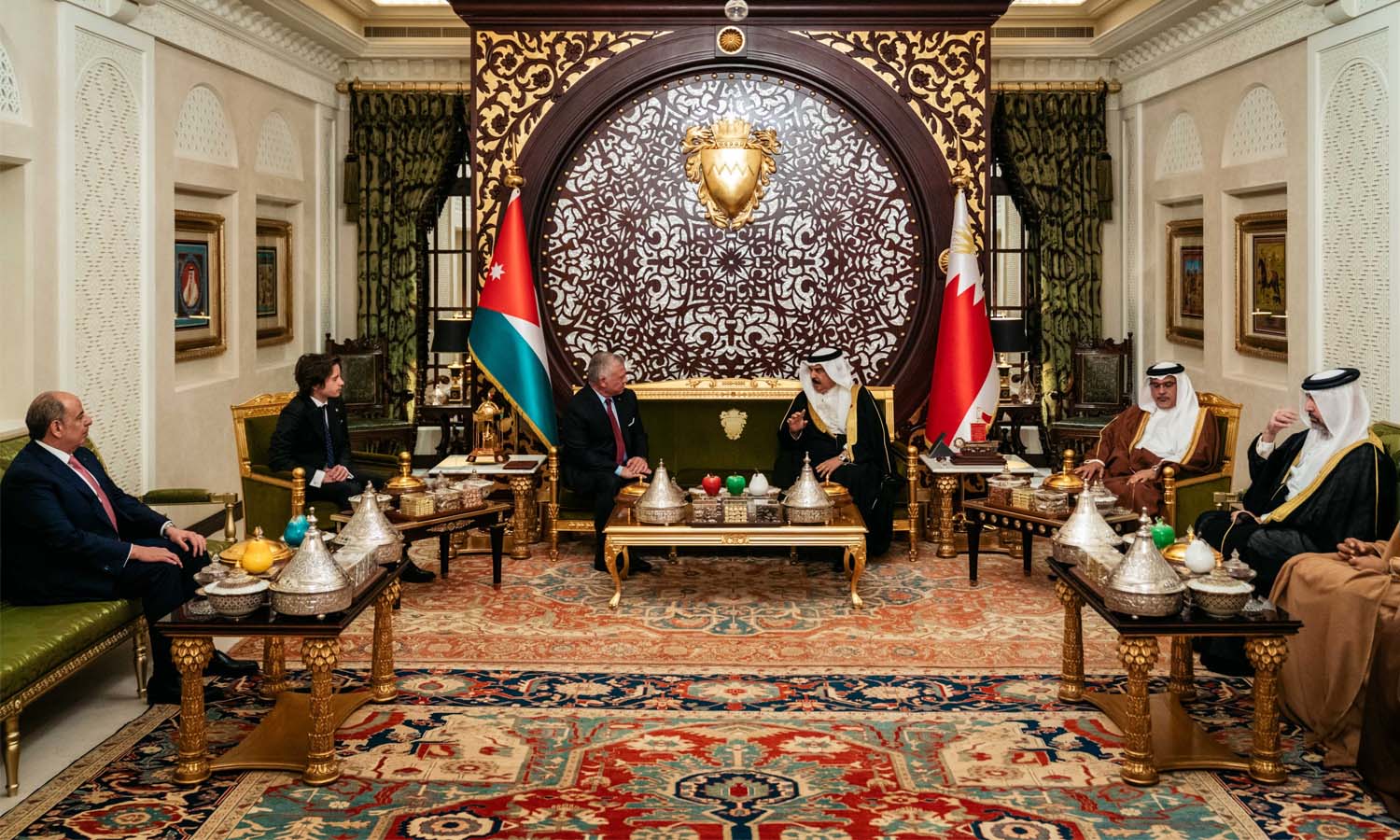 الملك الأردني عبدالله الثاني، برفقة نظيره البحريني أحمد بن عيسى آل خليفة- 1 من نيسان 2023 (الديوان الملكي الهاشمي/ تويتر)