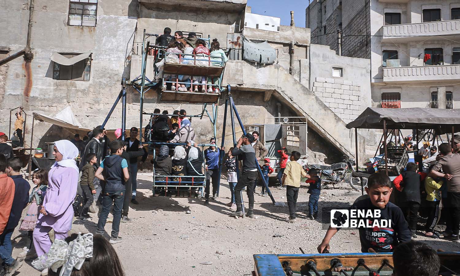 أجواء عيد  الفطر في مدينة إدلب  - 23 من نيسان 2023 (عنب بلدي/ أنس الخولي)