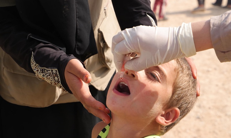 تلقيح طفل سوري ضد شلل الأطفال - 17 تشرين الأول 2019 (UNICEF)