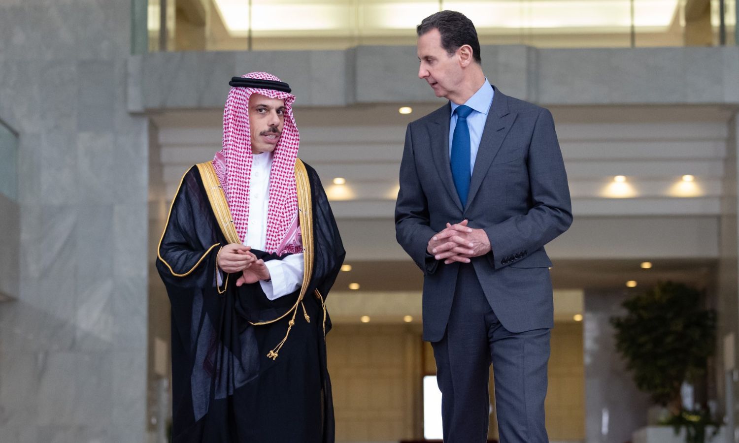 رئيس النظام السوري، بشار الأسد، يستقبل وزير الخارجية السعودي بدمشق- 18 من نيسان 2023 (الخارجية السعودية)