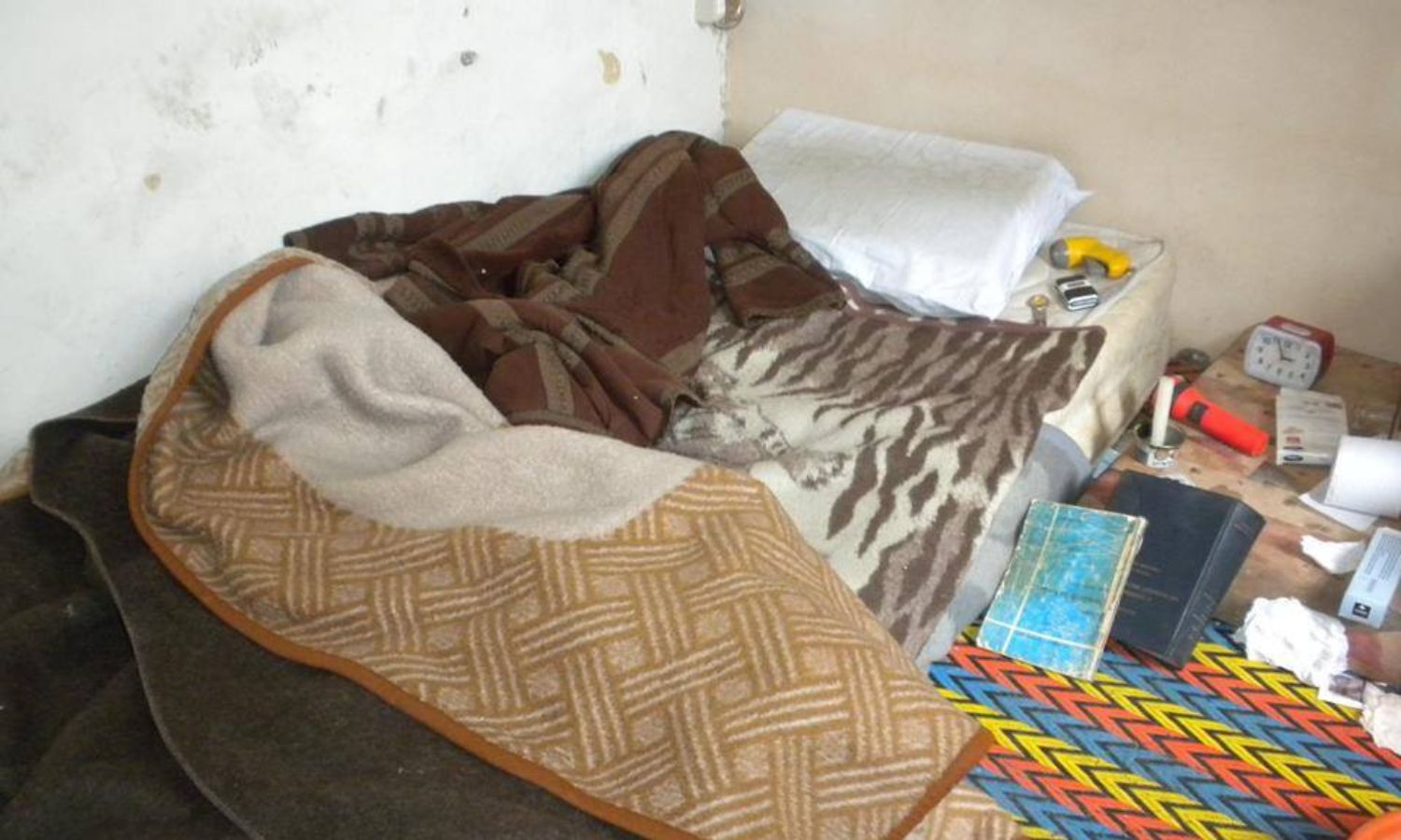 غرفة نوم الأب فرانس فاندرلخت في حي بستان الديوان في مدينة حمص (عن حارتنا الحميدية ببساطة/ فيس بوك)