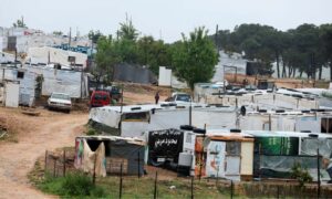 مخيم للاجئين السوريين جنوبي لبنان- 30 من نيسان 2023 (رويترز)