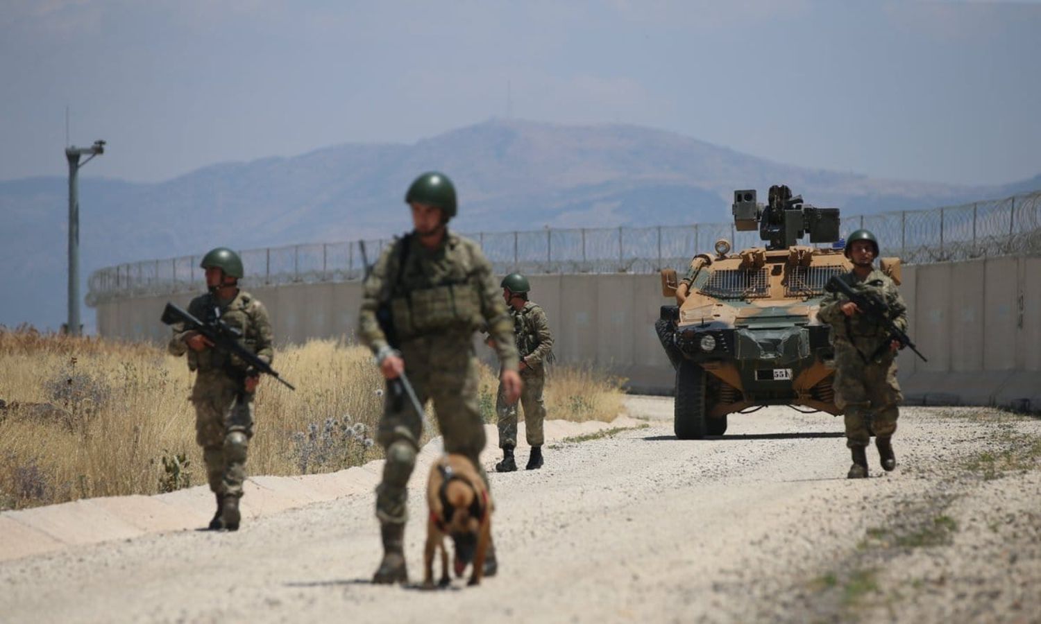 جنود أتراك قرب الحدود التركية- السورية (وزارة الدفاع التركية)